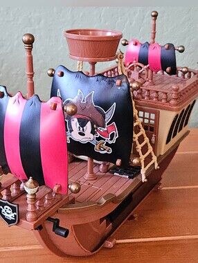 Disney Store Official Pirate Ship Play Set, Pirates of The Caribbean Theme